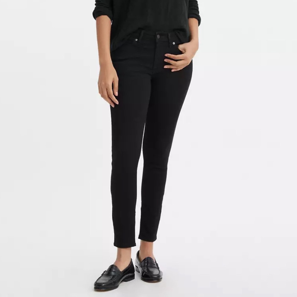 NWT Levi's Women’s 711 Skinny Jeans